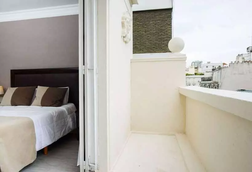 اتاق لوکس, 1253 Recoleta Small