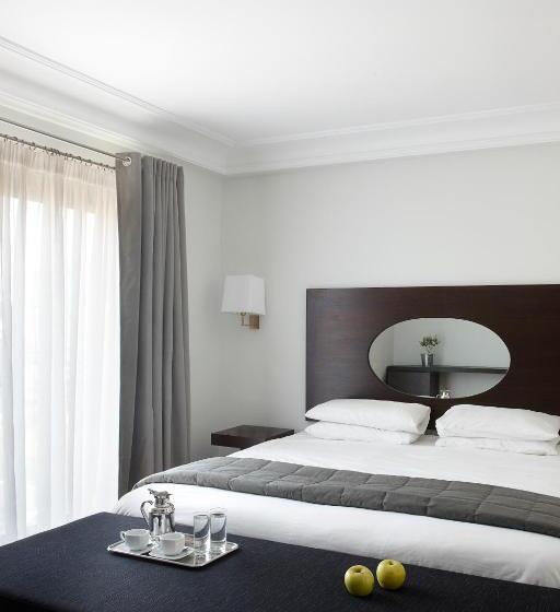 标准三人间, Acropolis Hill