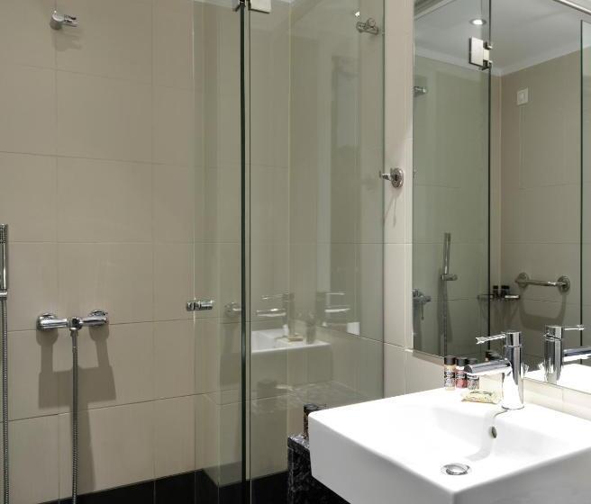 标准间, Acropolis Hill