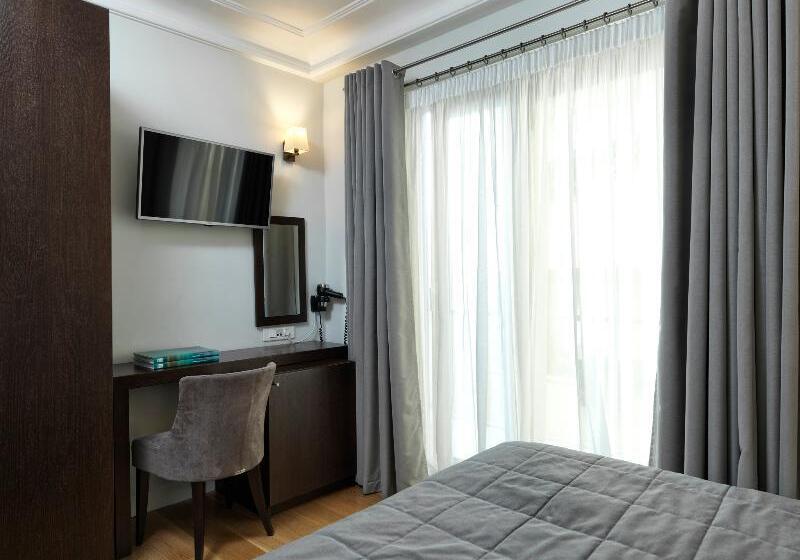 标准间, Acropolis Hill