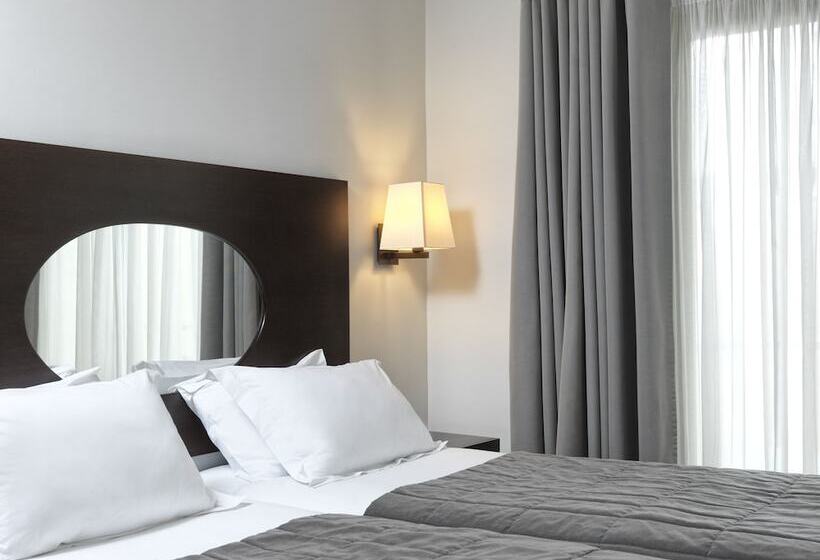 标准间, Acropolis Hill