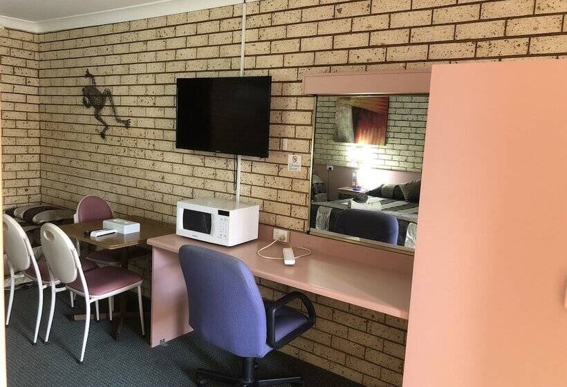 חדר דלוקס לשלושה, Alamo Motor Inn