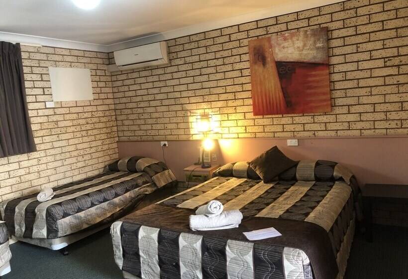 חדר דלוקס לשלושה, Alamo Motor Inn