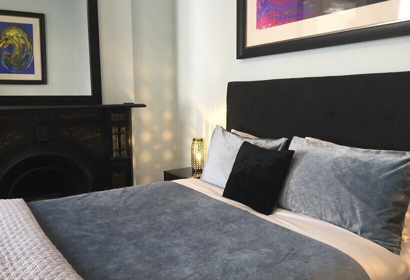 标准间, Art Hotel On York