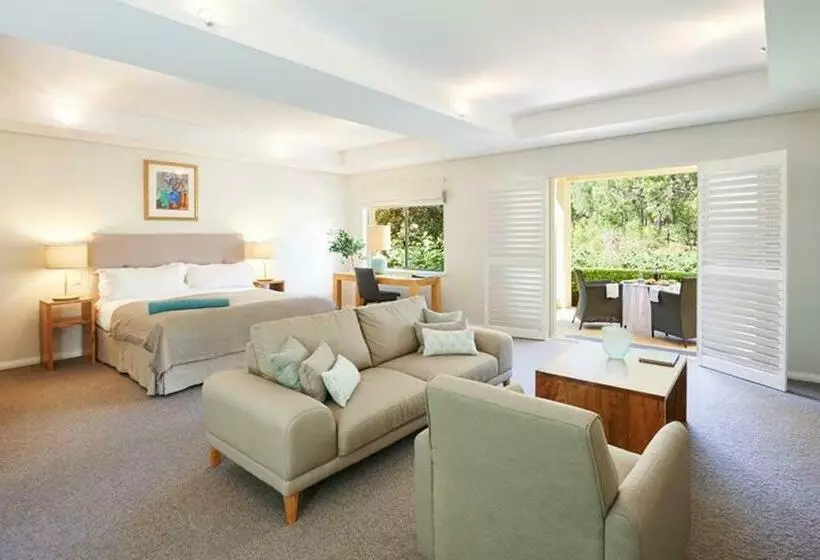 Suite with lake view, Cape Lodge