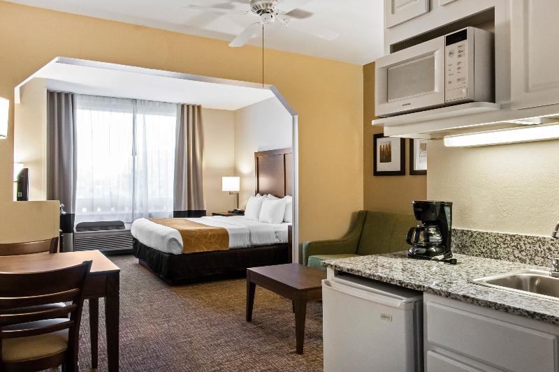 Suíte Cama King, Comfort Suites Maingate East