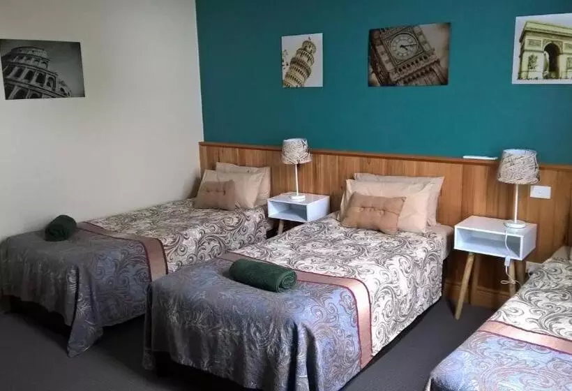 Perhehuone, Moe Motor Inn   Contactless 24 Hour Checkinn Available
