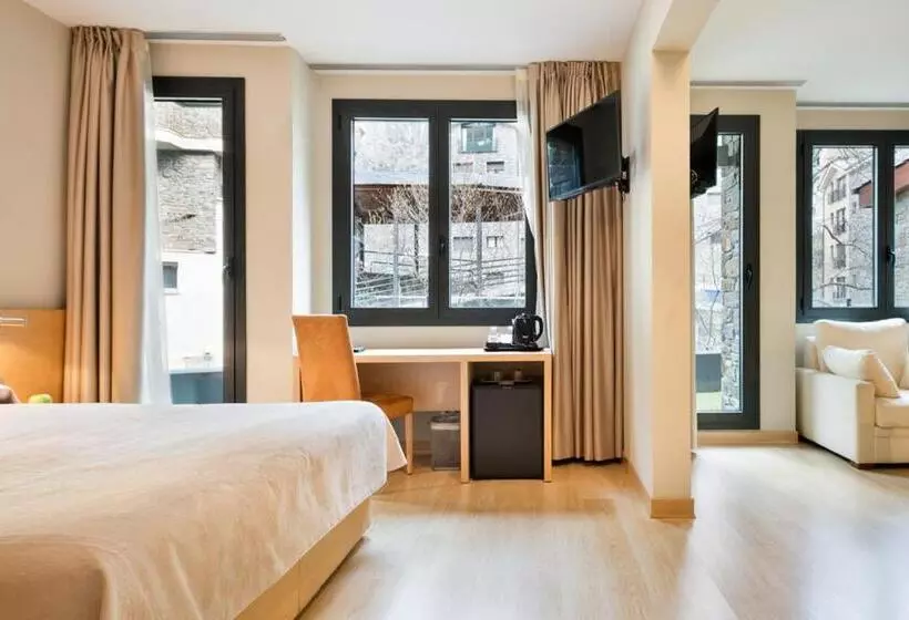 سوییت جونیور, NH Collection Andorra Palome