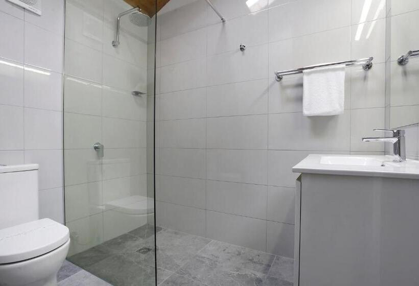 סוויטה משפחתית, The Great Ocean Road Studios