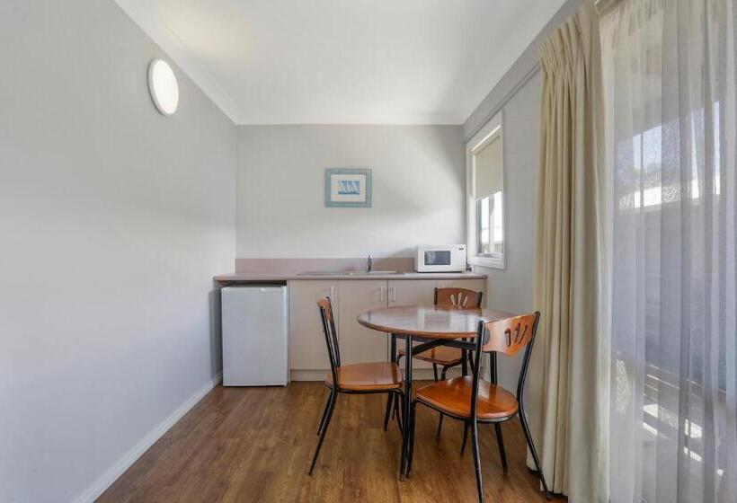 חדר סטנדרט, The Great Ocean Road Studios