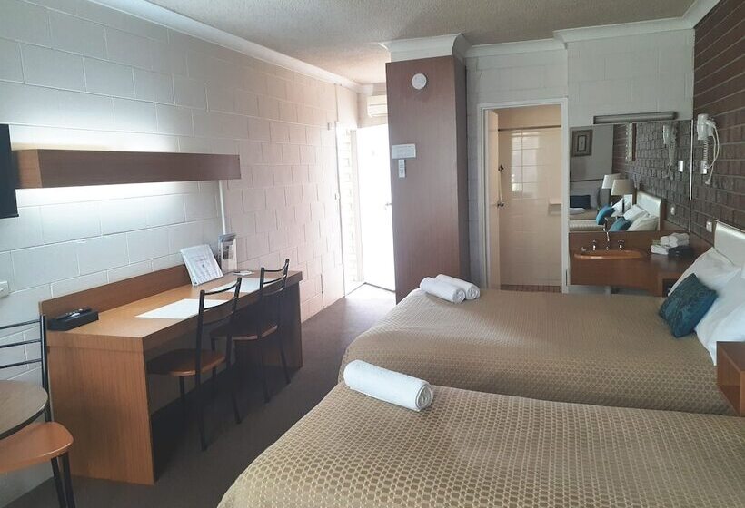 اتاق خانوادگی, City Gardens Motel