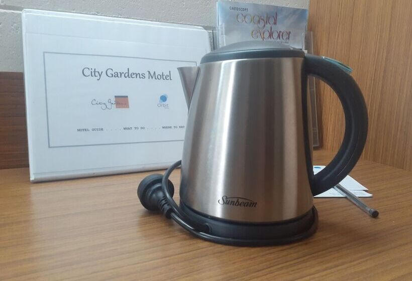 اتاق خانوادگی, City Gardens Motel