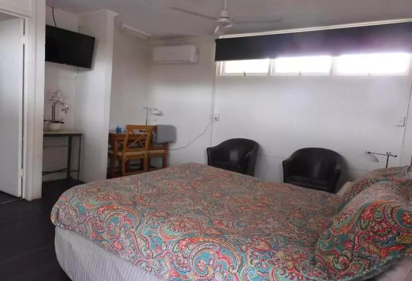 キングサイズベッドのスイートルーム, Dalby Parkview Motel