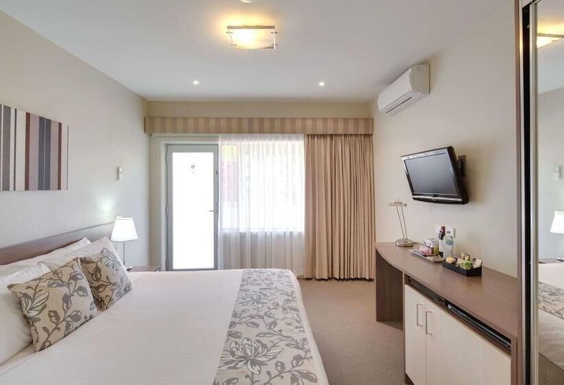 디럭스 룸, Drouin Motel