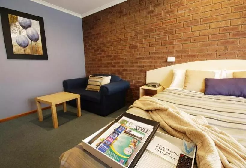 デラックスルーム, Golden Palms Motel