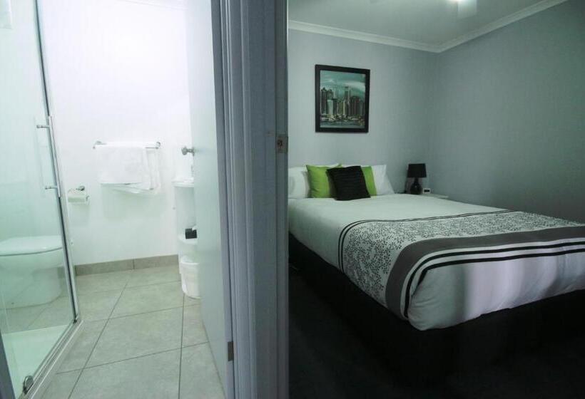 ‫فيلا غرفة نوم واحدة, Golden Palms Motel