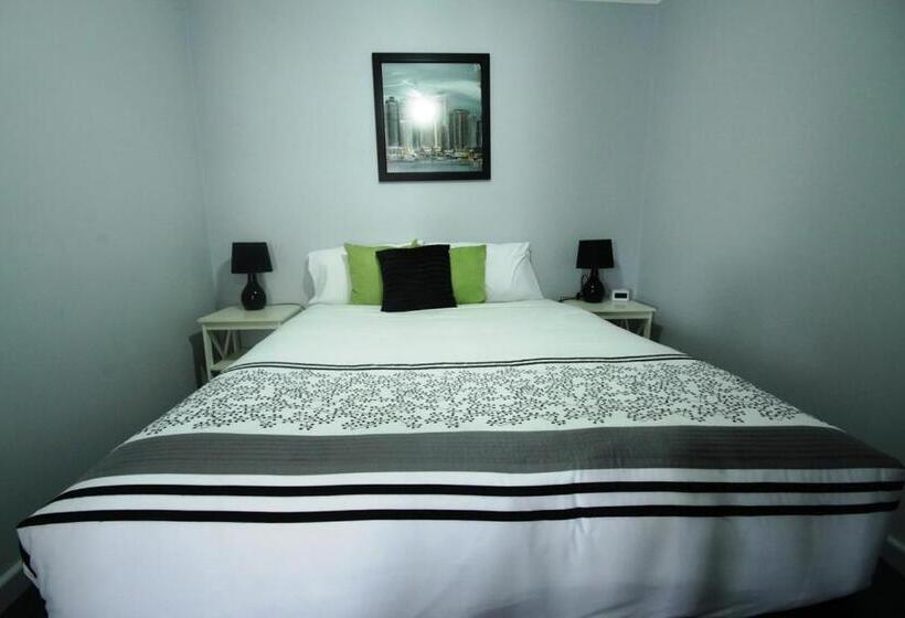 ‫فيلا غرفة نوم واحدة, Golden Palms Motel