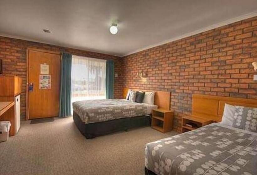 غرفة قياسية, Golden Palms Motel