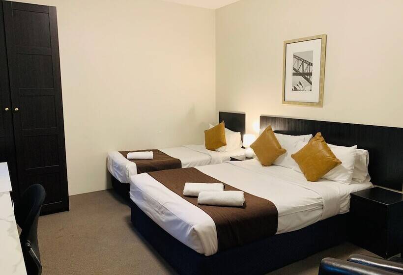 חדר סטנדרט לשלושה, Greenwich Inn Motel