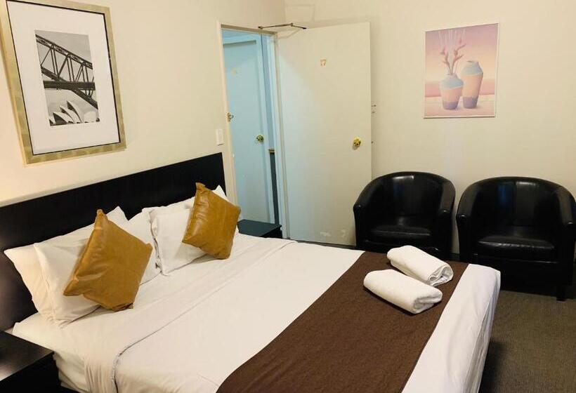 חדר סטנדרט לשלושה, Greenwich Inn Motel