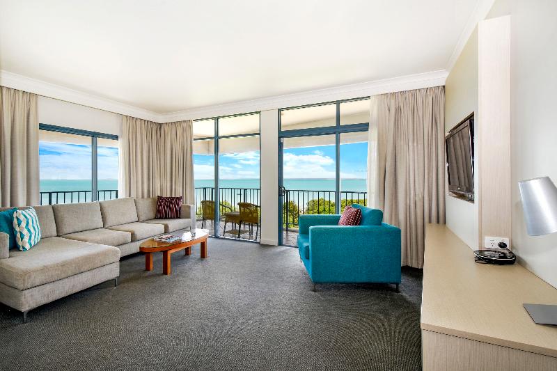 شقة 3 غرف, Mantra On The Esplanade