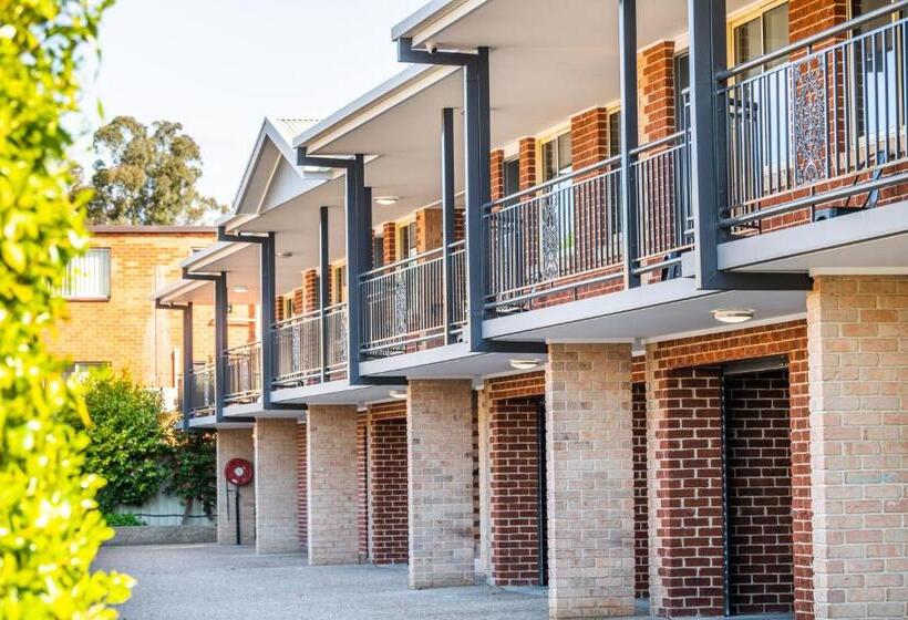 Suite Queen Bed, River Motel