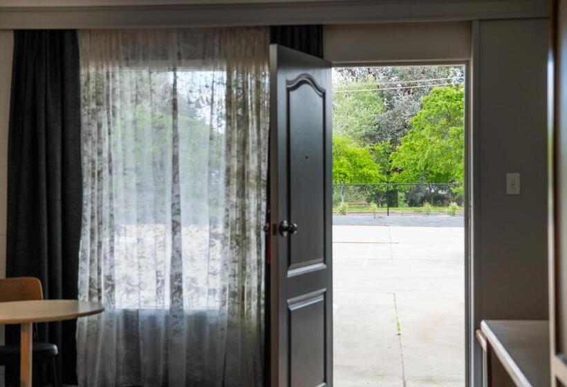 اتاق استاندارد با تخت دو نفره بزرگ, River Motel