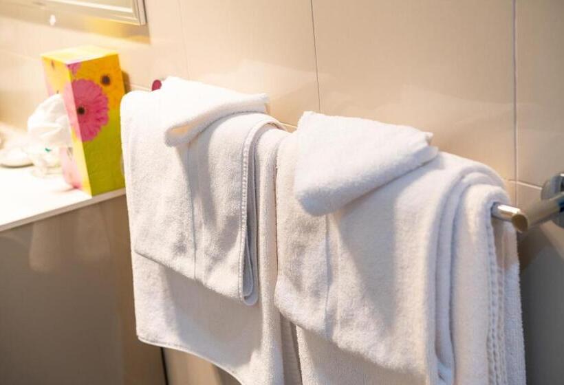 اتاق استاندارد با تخت دو نفره بزرگ, River Motel