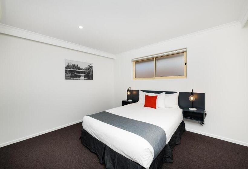 سوییت خانوادگی, River Motel