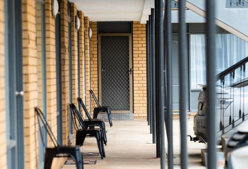 سوئیت 2 خوابه, River Motel