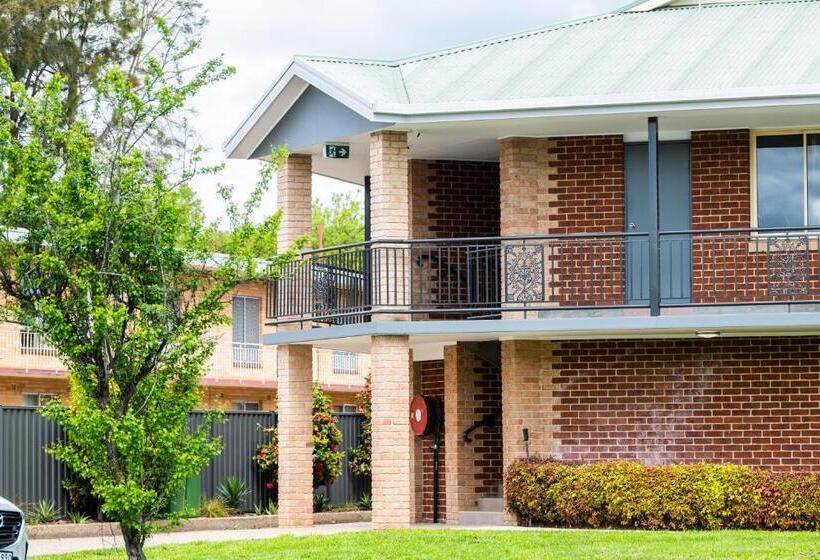 Suite Queen Bed, River Motel