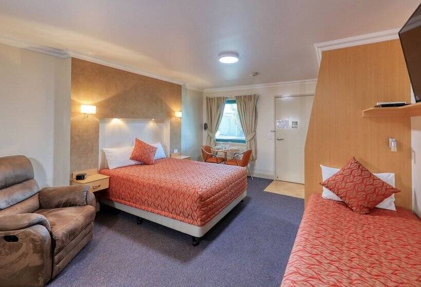 استودیو اجرایی, Motel Carnarvon