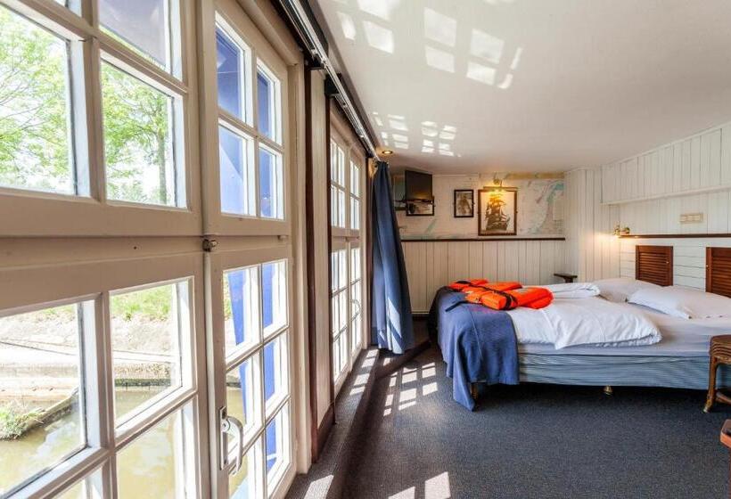 Номер Стандарт, Boat Hotel De Barge