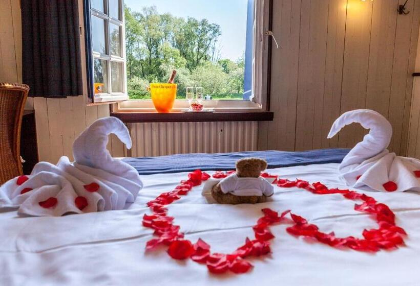 バスタブ付きスーペリアールーム, Boat Hotel De Barge