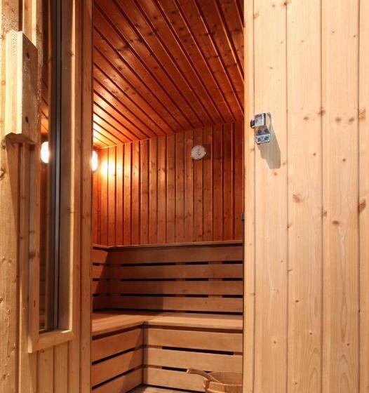 חדר דלוקס, De Pits