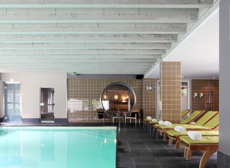 חדר דלוקס, De Pits