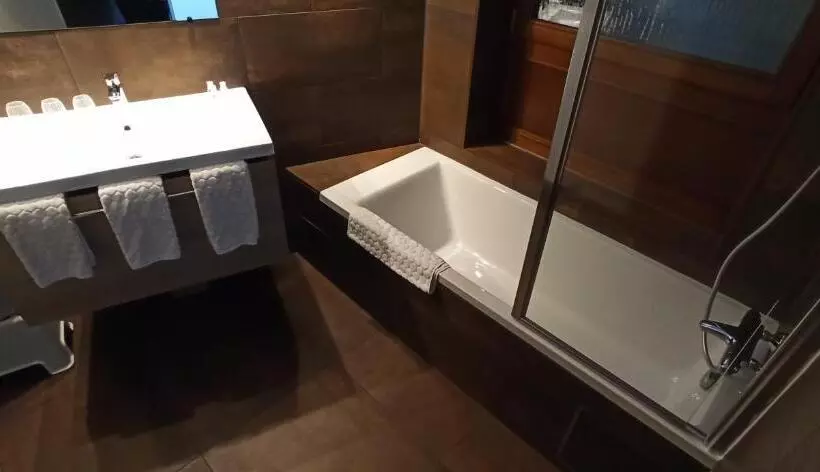 اتاق استاندارد سه تخته با چشم‌انداز, Le Chalet