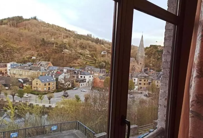 اتاق استاندارد سه تخته با چشم‌انداز, Le Chalet