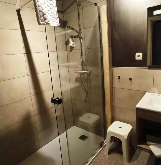 اتاق استاندارد سه تخته با چشم‌انداز, Le Chalet