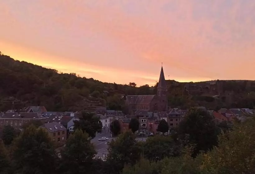 اتاق استاندارد سه تخته با چشم‌انداز, Le Chalet