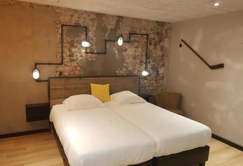 חדר סטנדרט, Upstairs