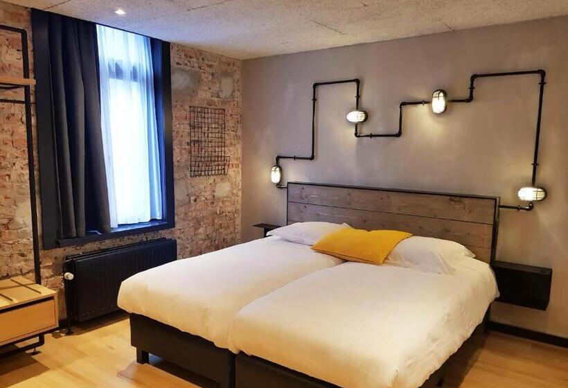 Номер Basic, Upstairs
