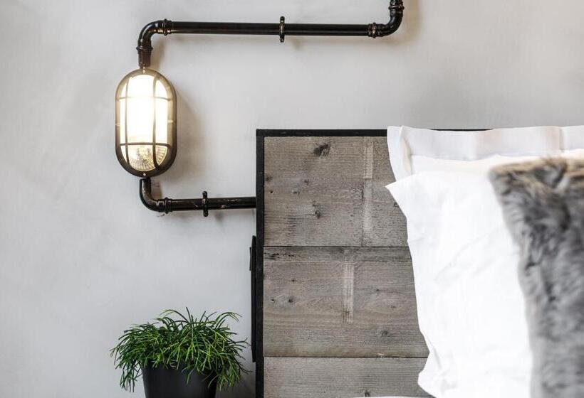 חדר סטנדרט, Upstairs