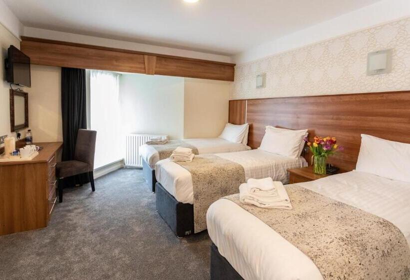 Classic Kolmen Hengen Huone, Balmoral Hotel, Belfast