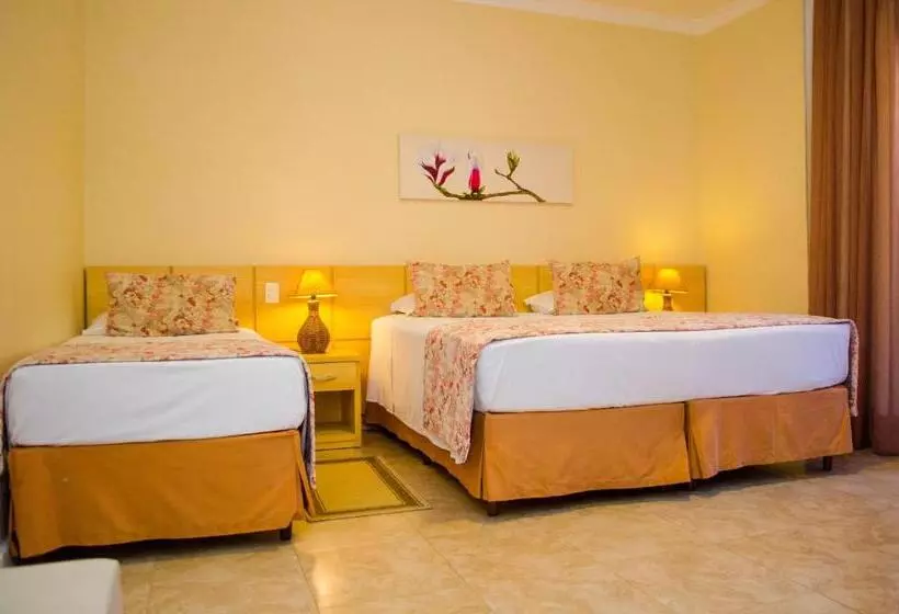 Deluxe Kolmen Hengen Huone, Grande Hotel Glória