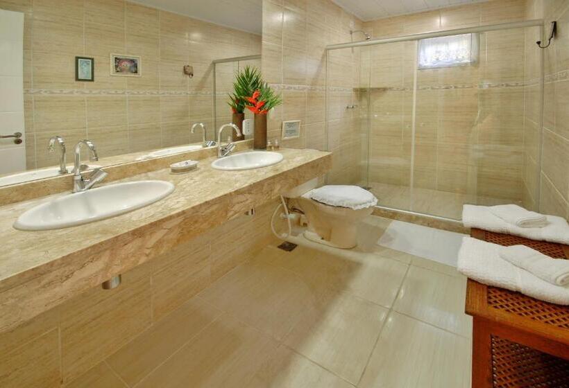 מיטת קינג בסוויטה, Angra Boutique