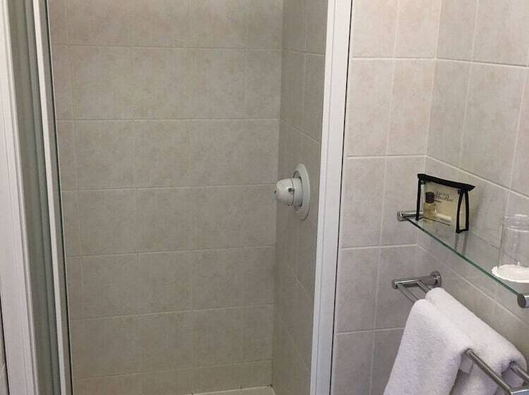 스탠다드 룸, Arundel House