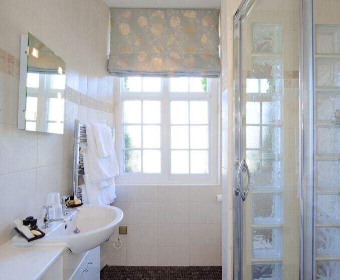 スタンダードシングルルーム, Bedford