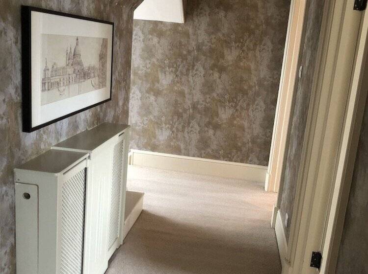 סוויטה, Dryburgh Abbey