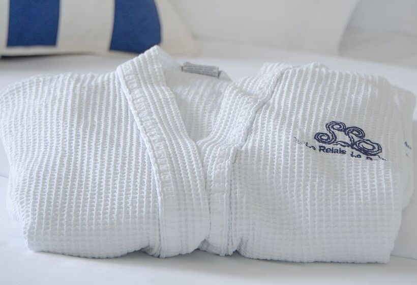 اتاق راحتی سه تخته, Le Relais La Borie